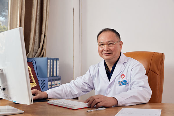 柯鹏飞主任.jpg 柯鹏飞主任.jpg